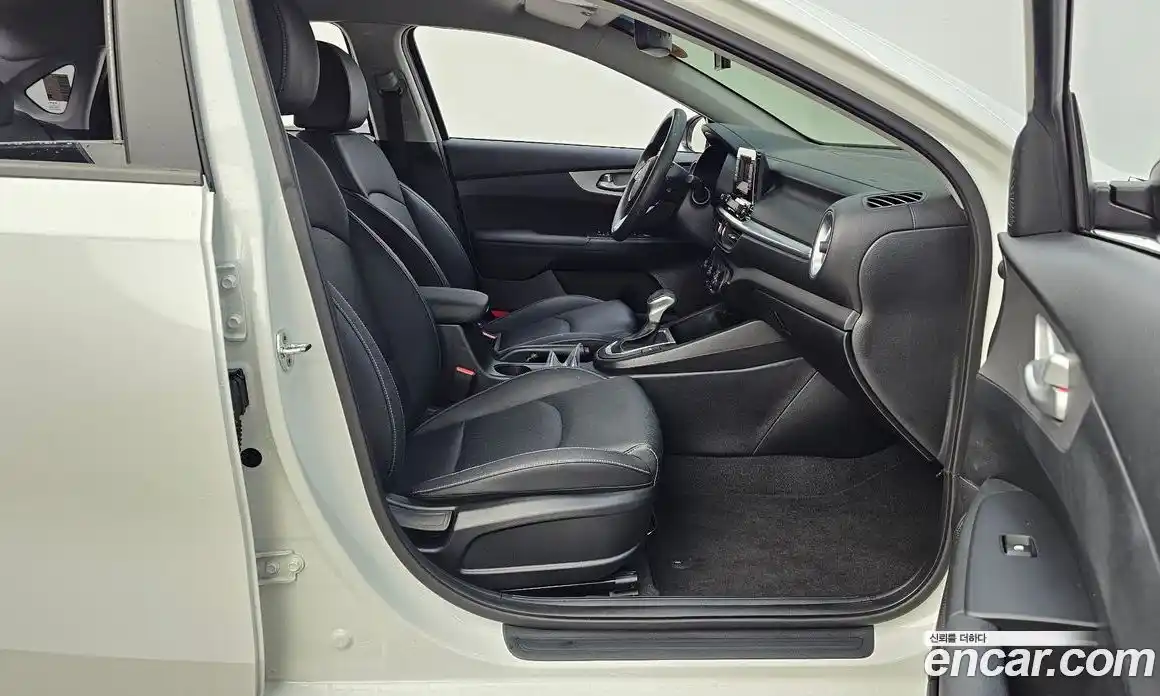 Kia K3 2022 1.6 Автомат в Москве № 1289018, фото 11