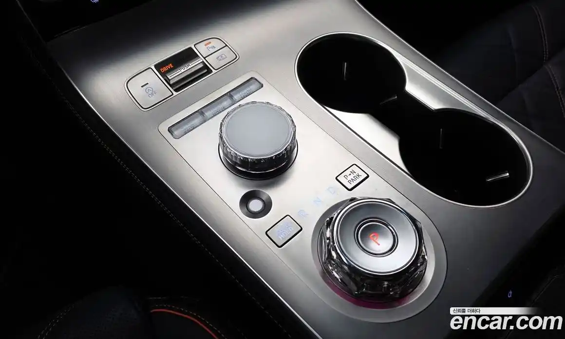 Genesis GV70 2025 3.5 Автомат в Москве № 1289077, фото 9