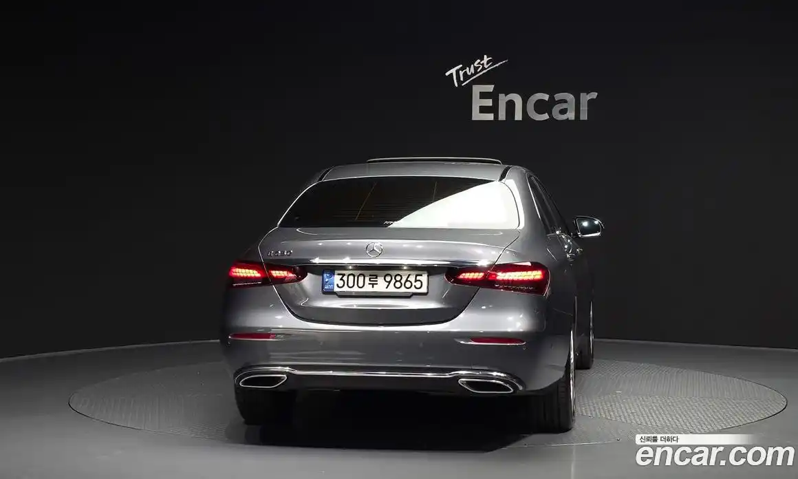 Mercedes-Benz E-Class 2022 2.0 гидро в Москве, фото 4