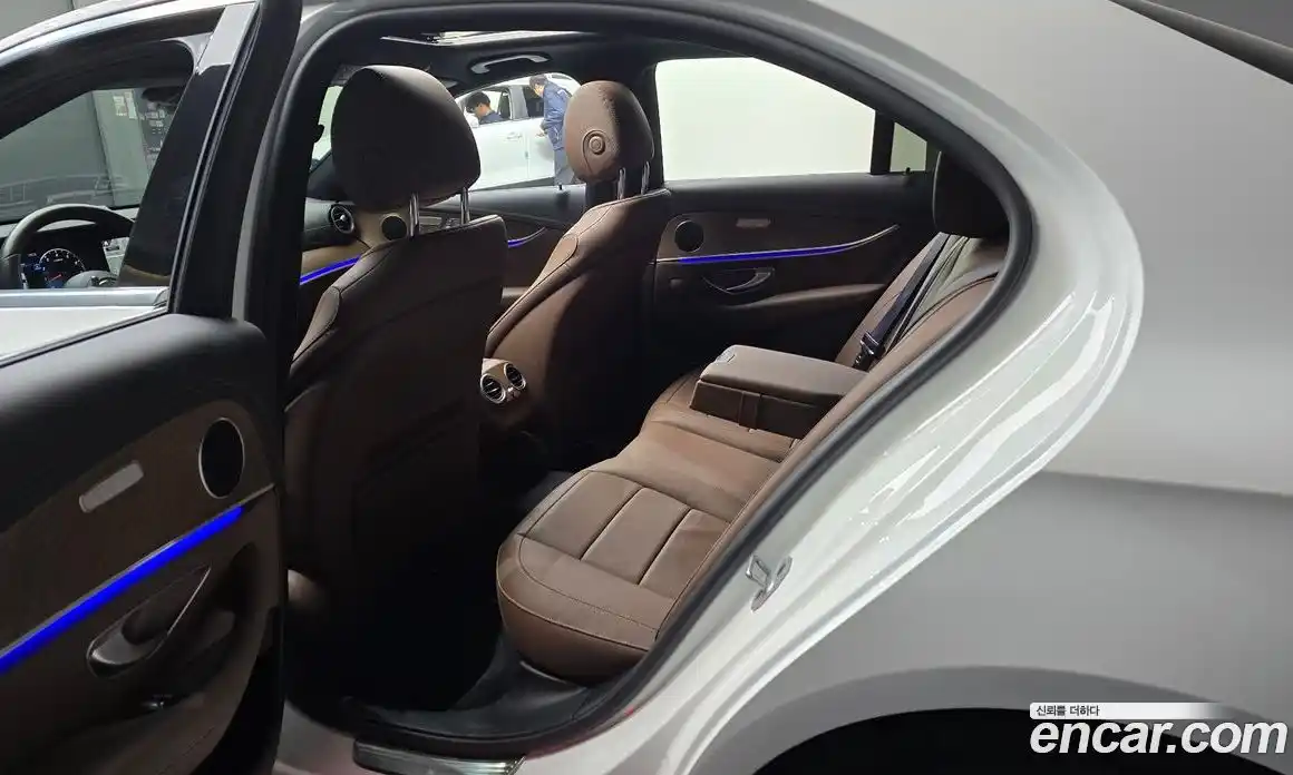 Mercedes-Benz E-Class 2021 2.0 гидро в Москве, фото 11