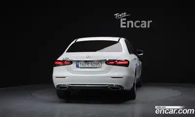Mercedes-Benz E-Class 2021 2.0 гидро в Москве, миниатюра 4