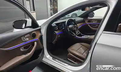 Mercedes-Benz E-Class 2021 2.0 гидро в Москве, миниатюра 10