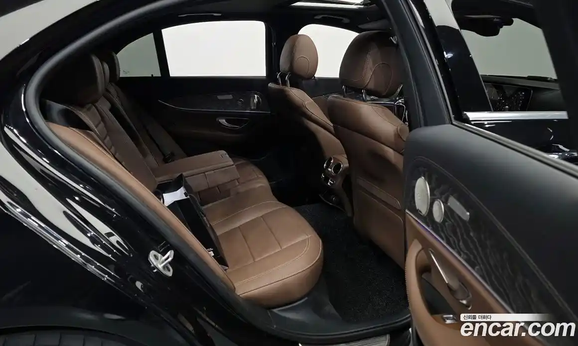 Mercedes-Benz E-Class 2023 2.0 гидро в Москве, фото 12