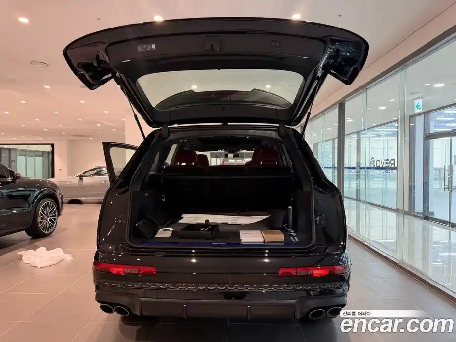 Audi SQ7 2026 4.0 гидро в Москве № 1291934, фото 16