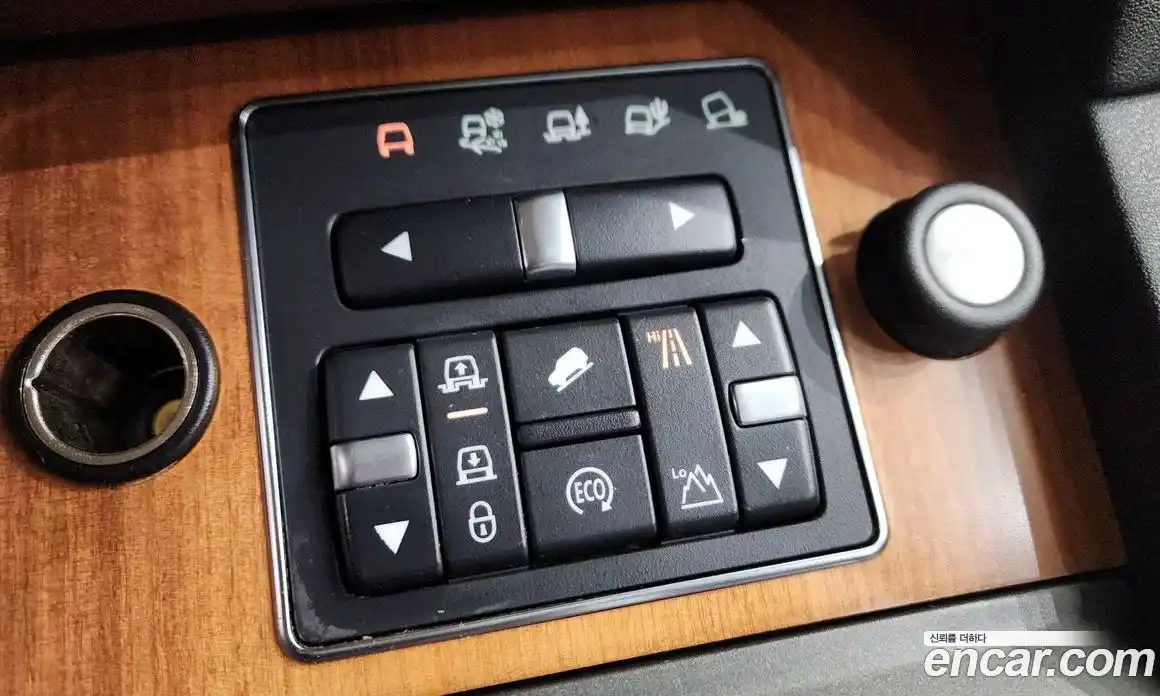 Land Rover Discovery 2015 3.0 гидро в Москве № 1293221, фото 16