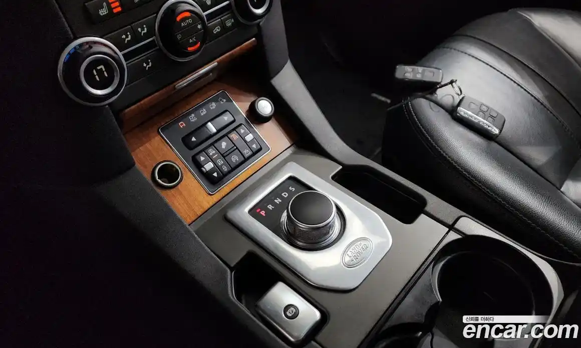 Land Rover Discovery 2015 3.0 гидро в Москве № 1293221, фото 9