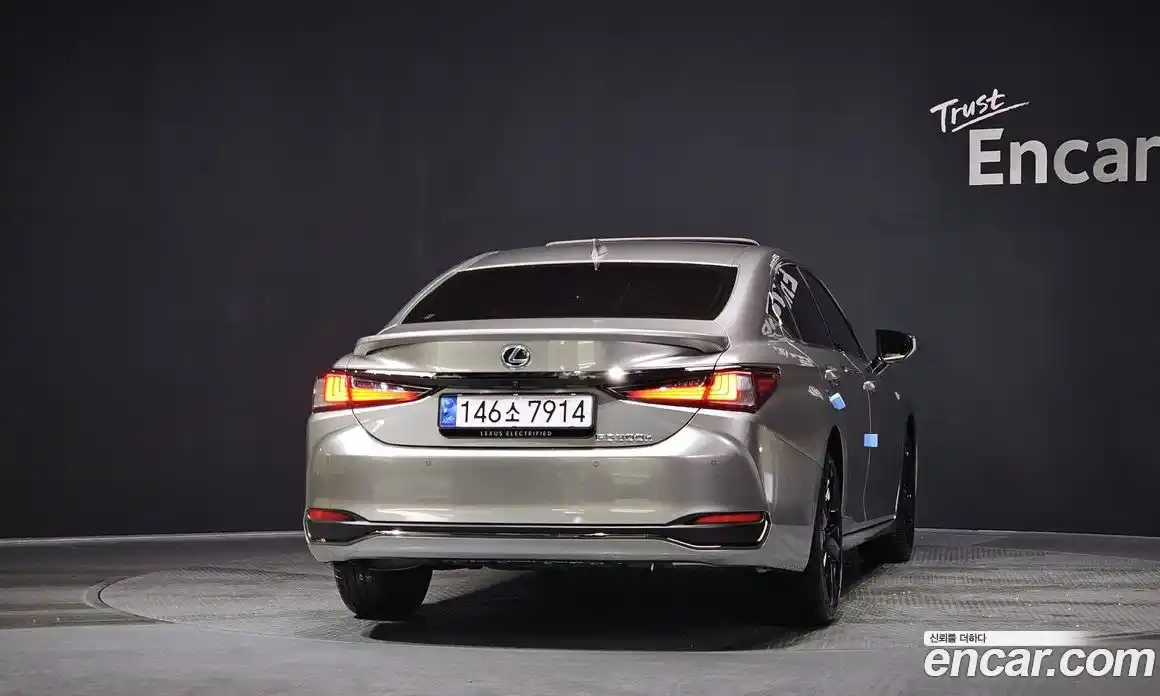 Lexus ES 2024 2.5 гидро в Москве № 198725, фото 4