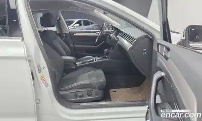 Volkswagen Passat 2022 2.0 гидро в Москве № 199060, миниатюра 10