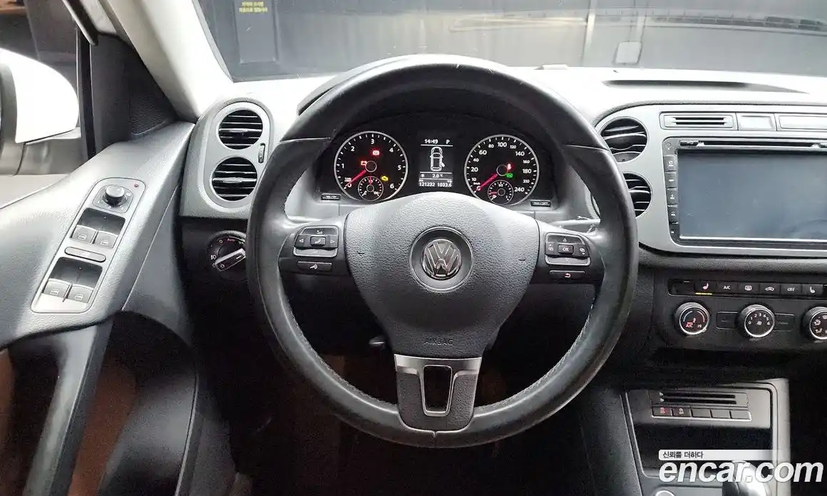 Volkswagen Tiguan 2015 2.0 гидро в Москве № 211748, фото 13