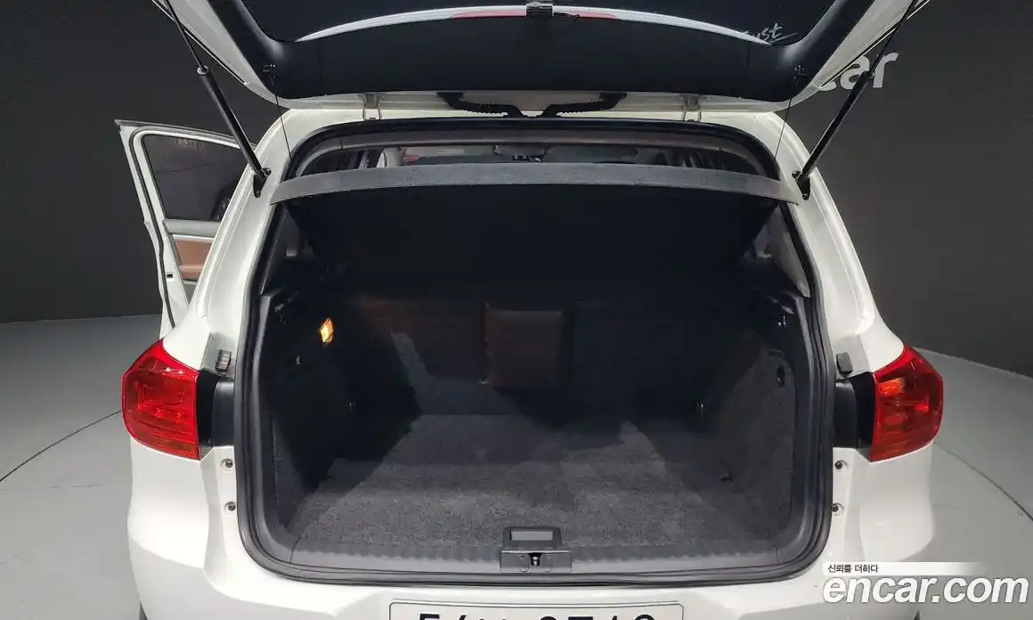Volkswagen Tiguan 2015 2.0 гидро в Москве № 211748, фото 20