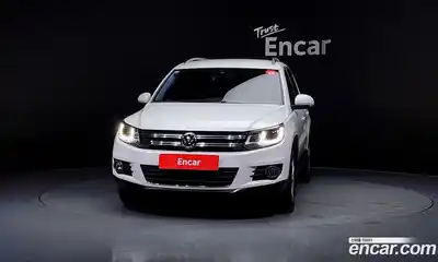 Volkswagen Tiguan 2015 2.0 гидро в Москве № 211748, миниатюра 3