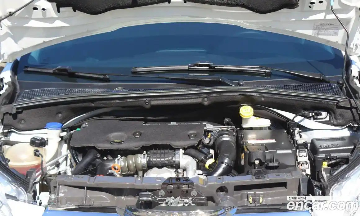 Peugeot 2008 2015 1.6 гидро в Москве № 236399, фото 6