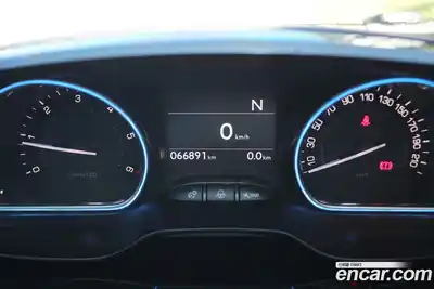 Peugeot 2008 2015 1.6 гидро в Москве № 236399, миниатюра 8