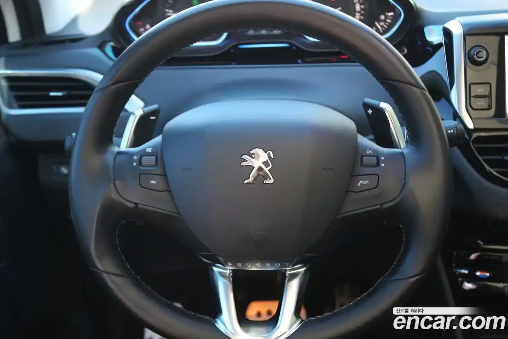 Peugeot 2008 2015 1.6 гидро в Москве № 236399, фото 9