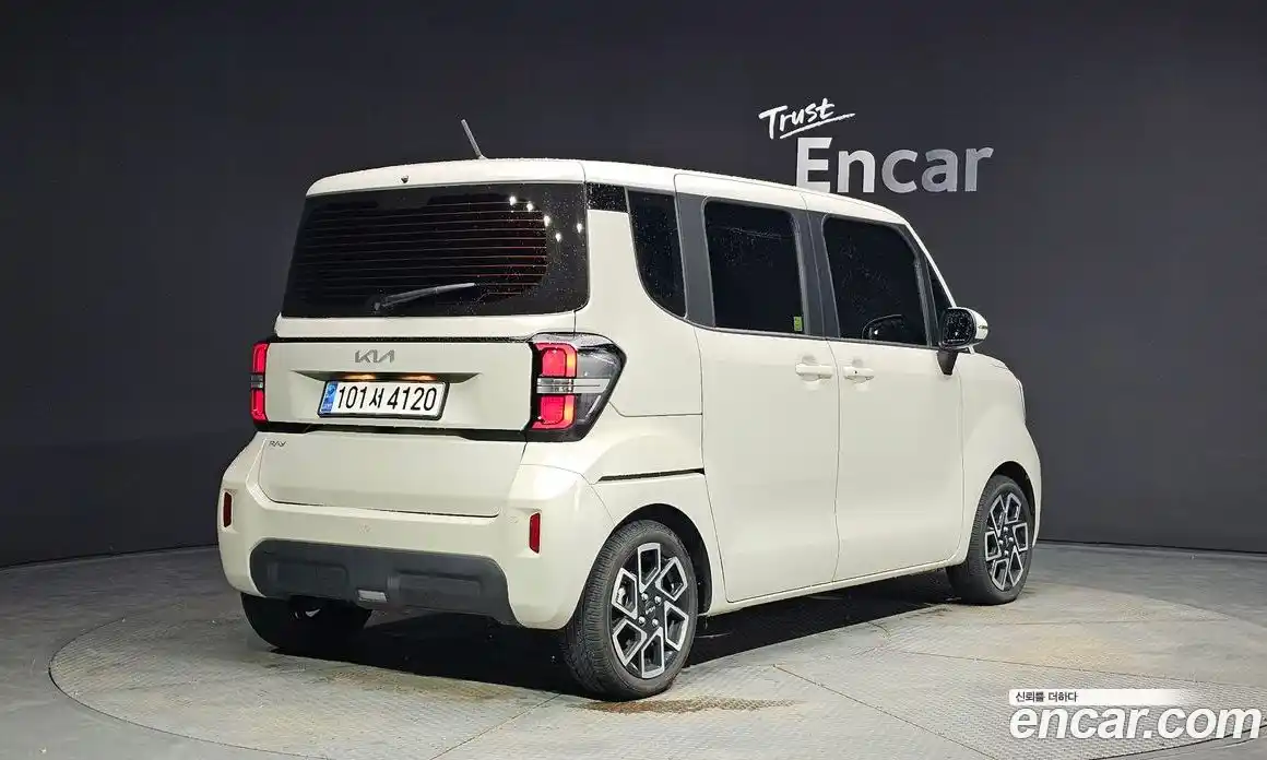 Kia Ray 2023 1.0 гидро в Москве № 114928, фото 2