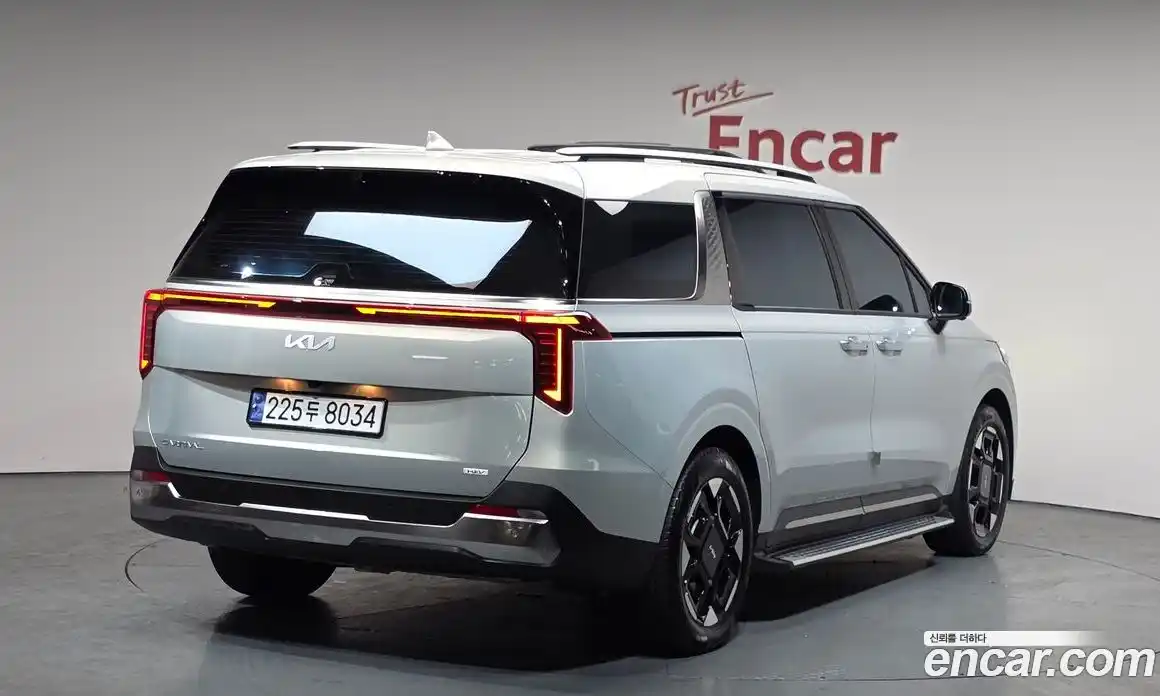 Kia Canival 2024 1.6 Автомат в Москве № 1244829, фото 2