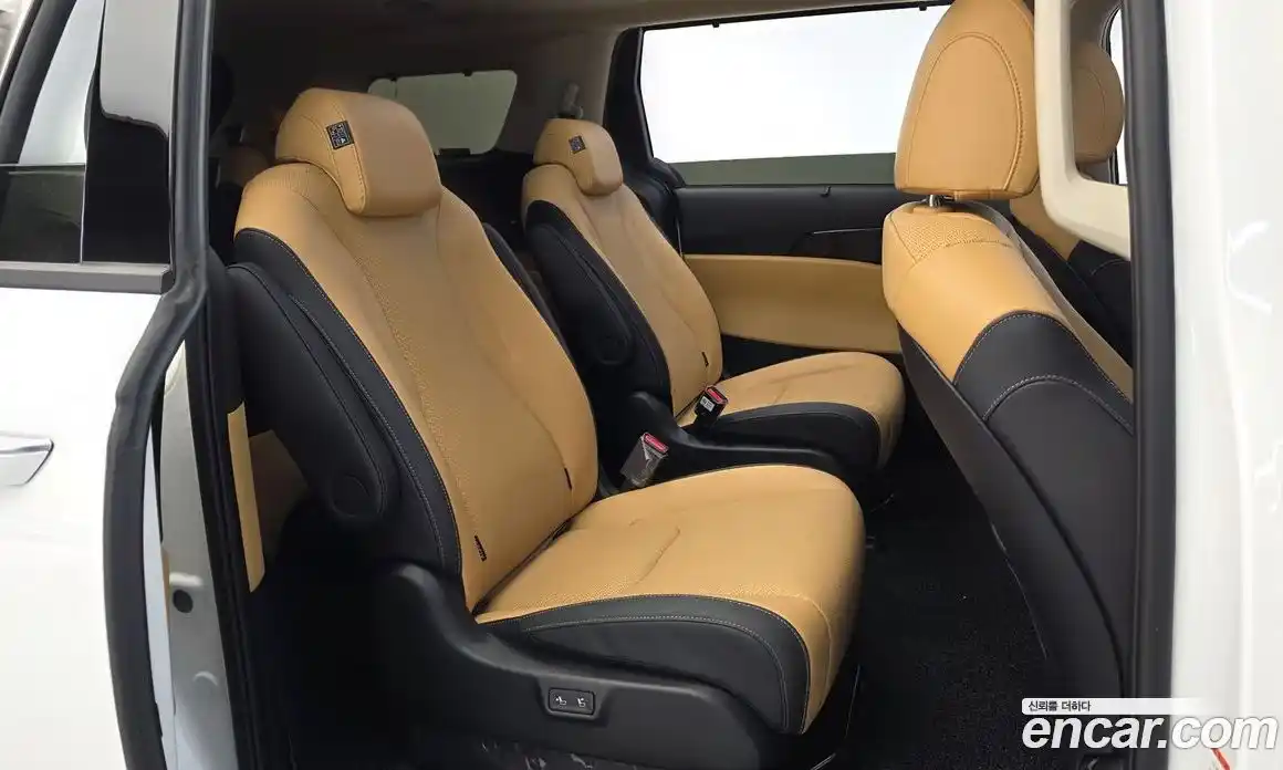 Kia Canival 2023 2.2 Автомат в Москве № 1245080, фото 12