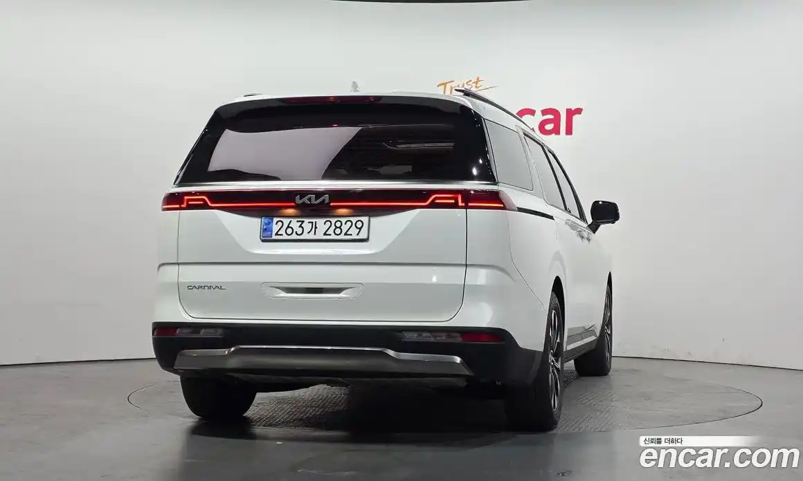 Kia Canival 2022 2.2 Автомат в Москве № 1248336, фото 4