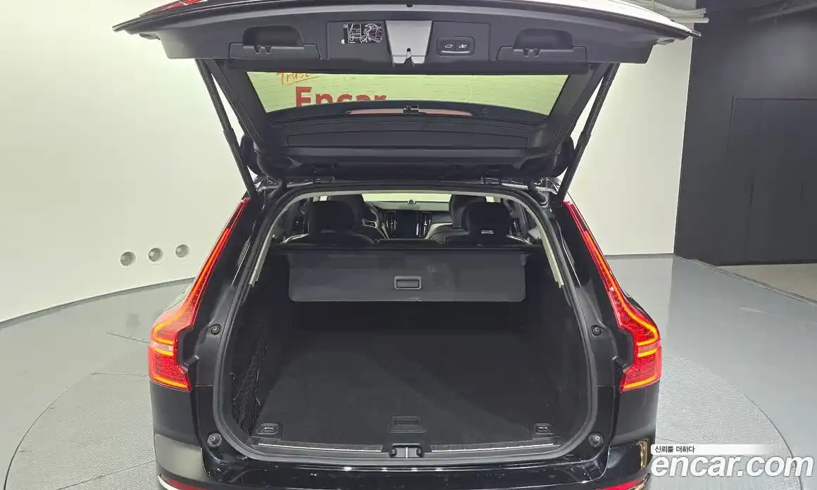 Volvo XC60 2019 2.0 гидро в Москве № 1249995, фото 19