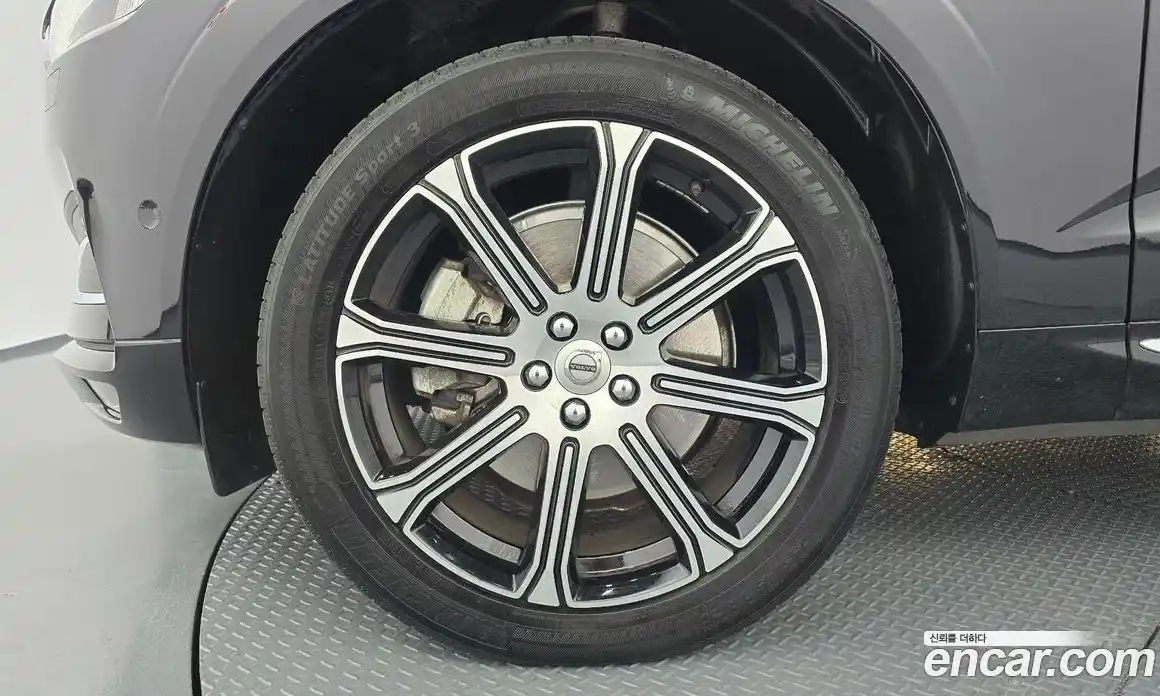 Volvo XC60 2019 2.0 гидро в Москве № 1249995, фото 4