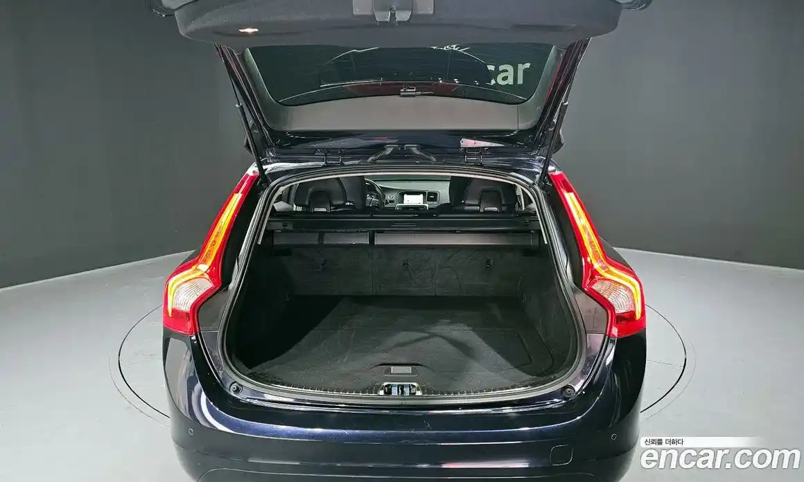 Volvo V60 2016 2.0 гидро в Москве № 1250052, фото 20