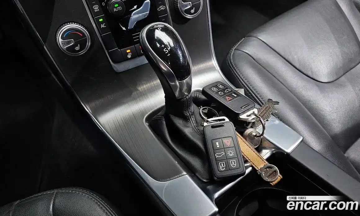 Volvo V60 2016 2.0 гидро в Москве № 1250052, фото 9