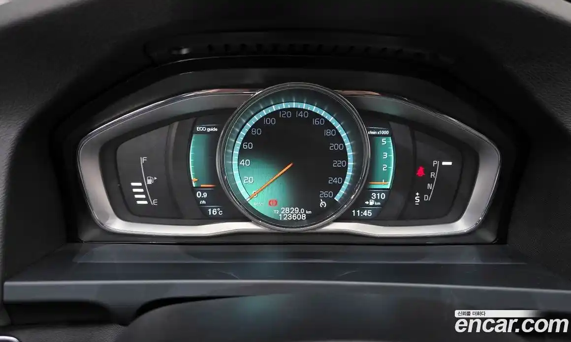 Volvo V60 2015 2.0 гидро в Москве № 1250063, фото 8