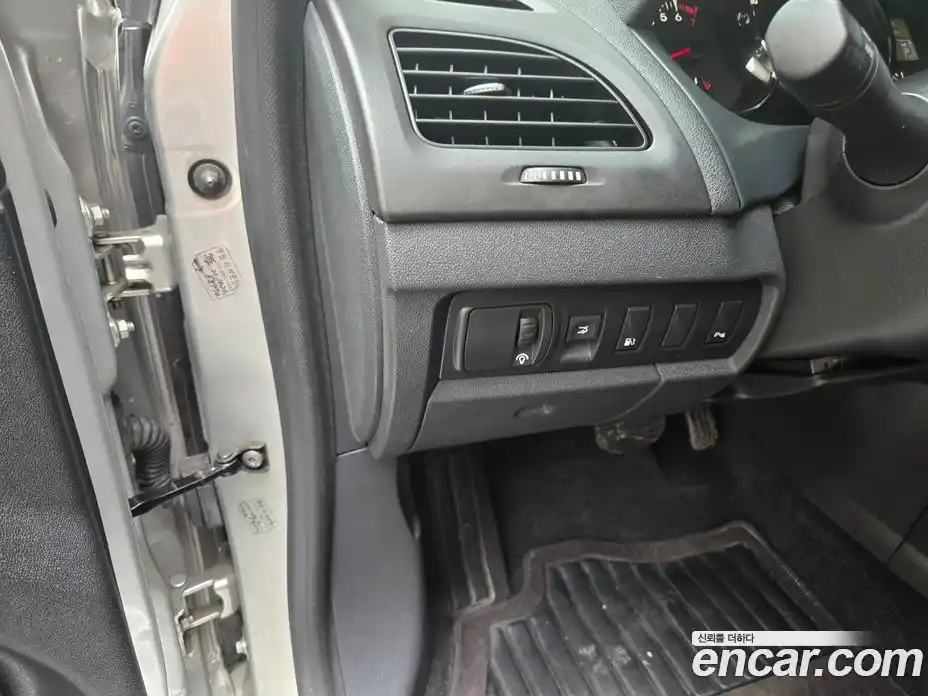 Renault SM3 2010 1.6 гидро в Москве № 1250525, фото 6