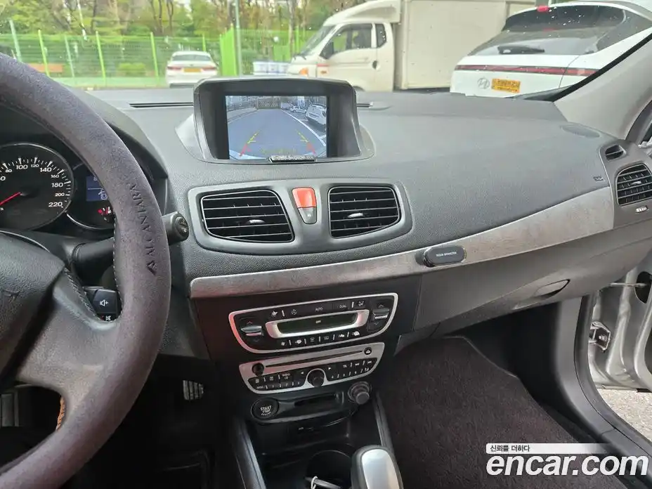 Renault SM3 2010 1.6 гидро в Москве № 1250525, фото 9