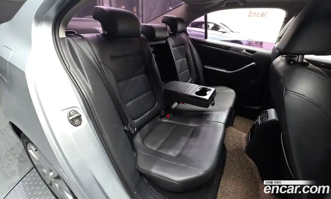 Volkswagen Jetta 2013 2.0 гидро в Москве № 1251450, фото 11