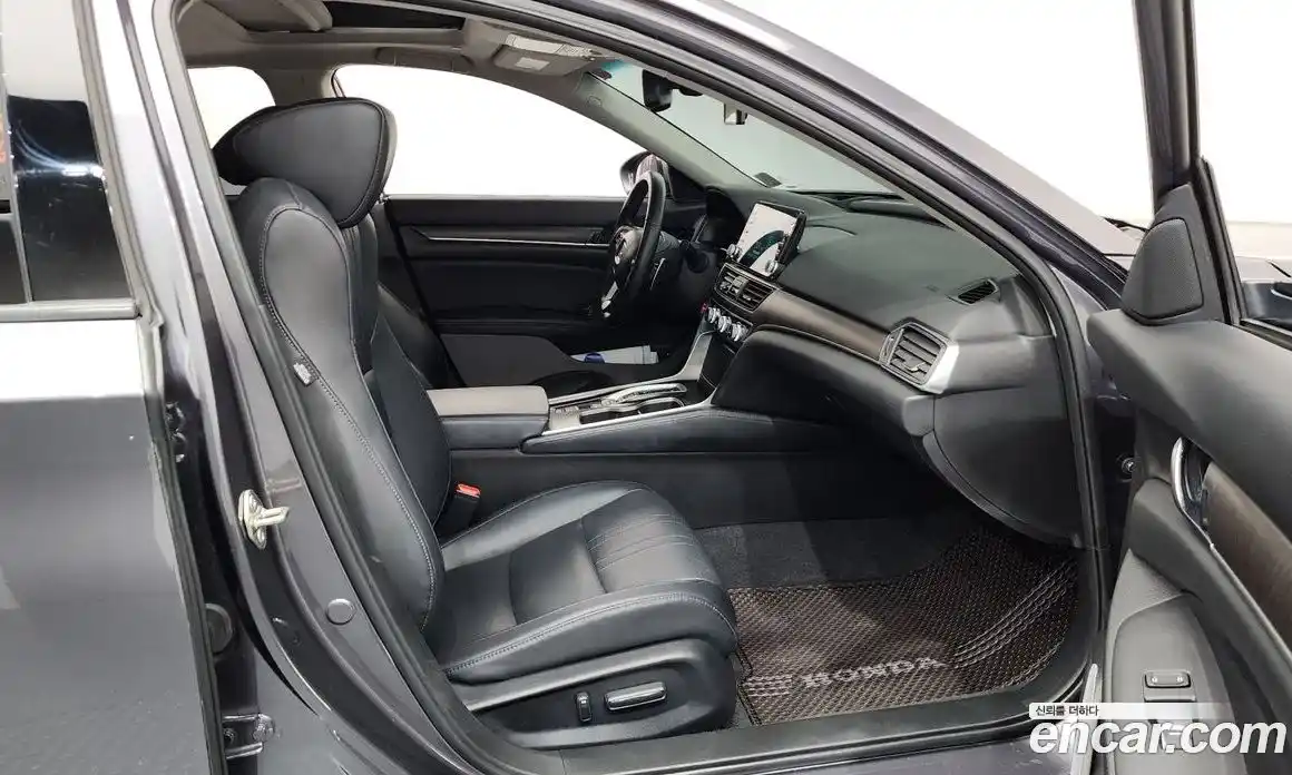 Honda Accord 2018 2.0 гидро в Москве № 1252293, фото 11
