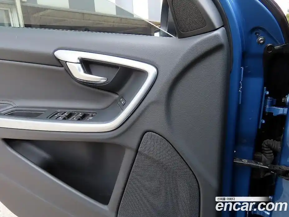 Volvo V60 2016 2.0 гидро в Москве № 1280500, фото 11
