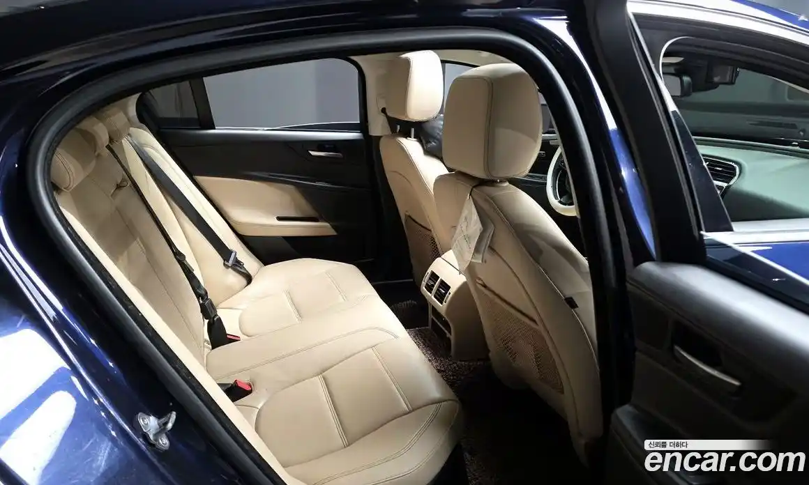 Jaguar XE 2017 2.0 гидро в Москве № 1283510, фото 12