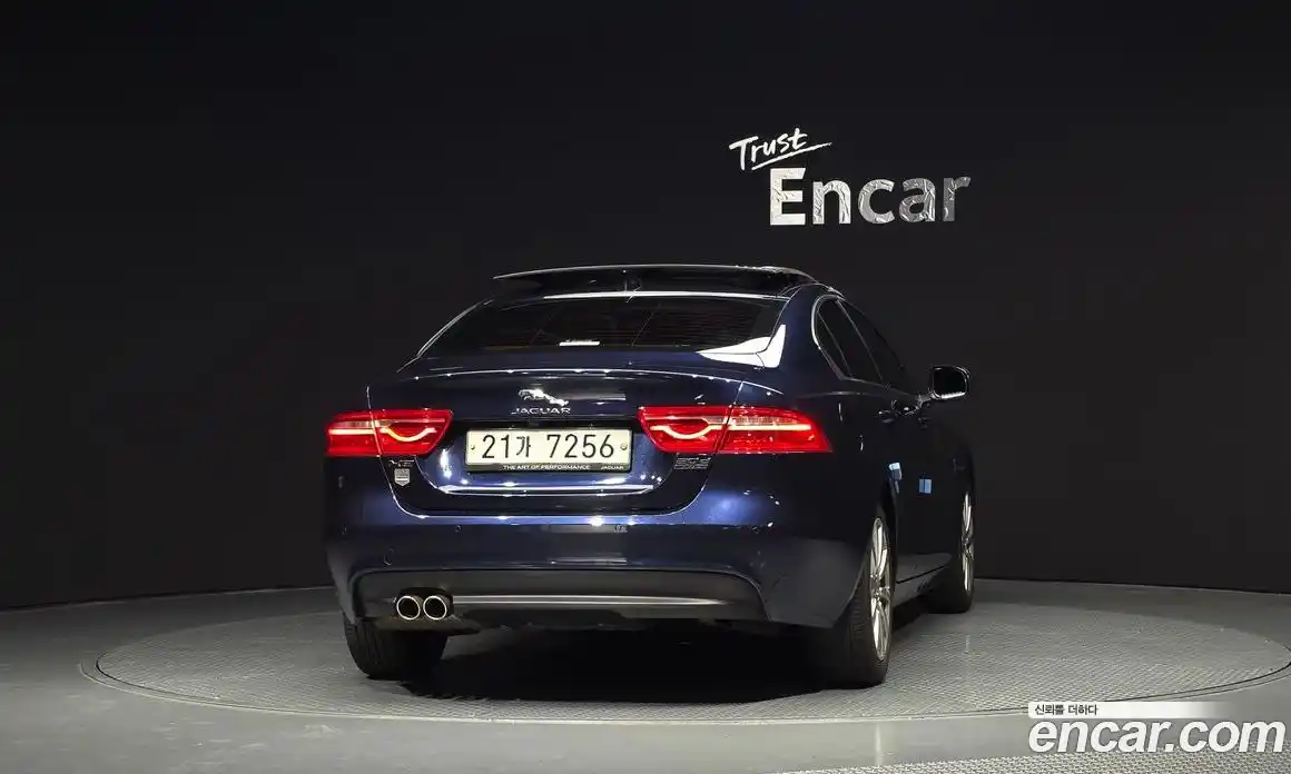 Jaguar XE 2017 2.0 гидро в Москве № 1283510, фото 4
