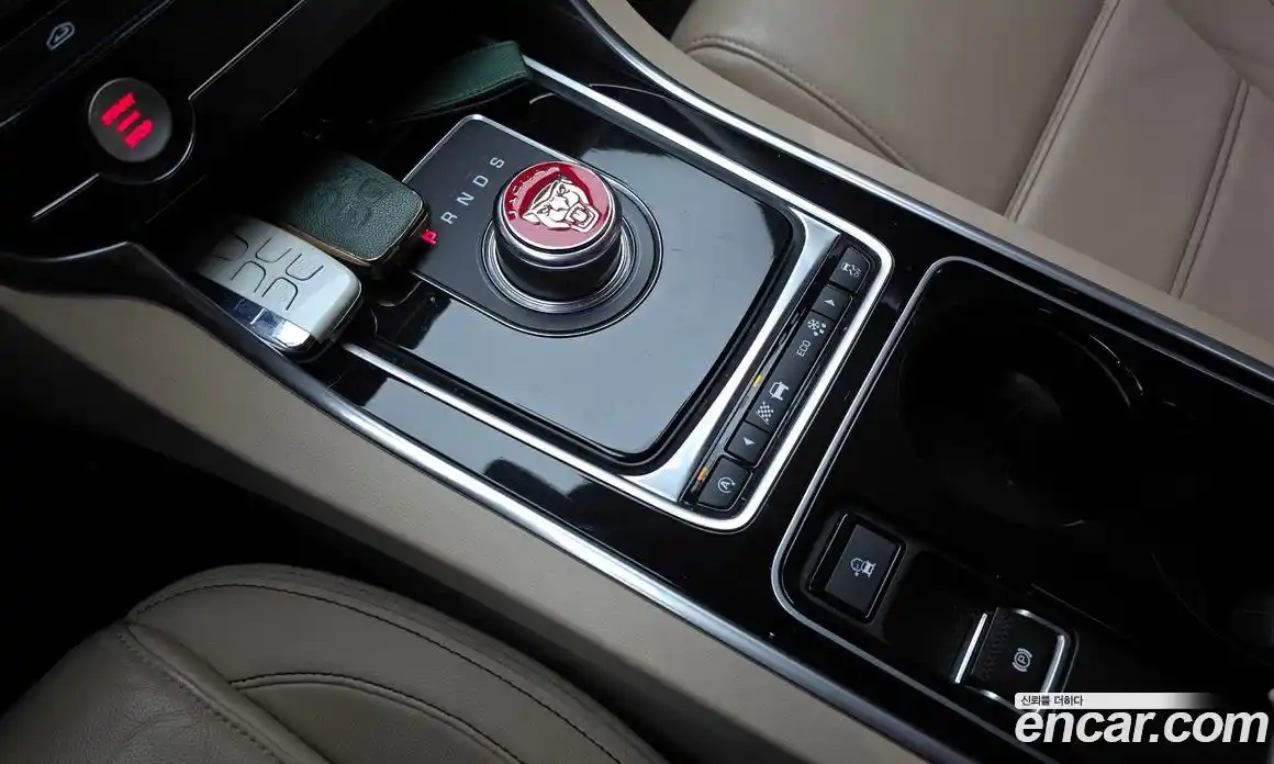 Jaguar XE 2017 2.0 гидро в Москве № 1283510, фото 9