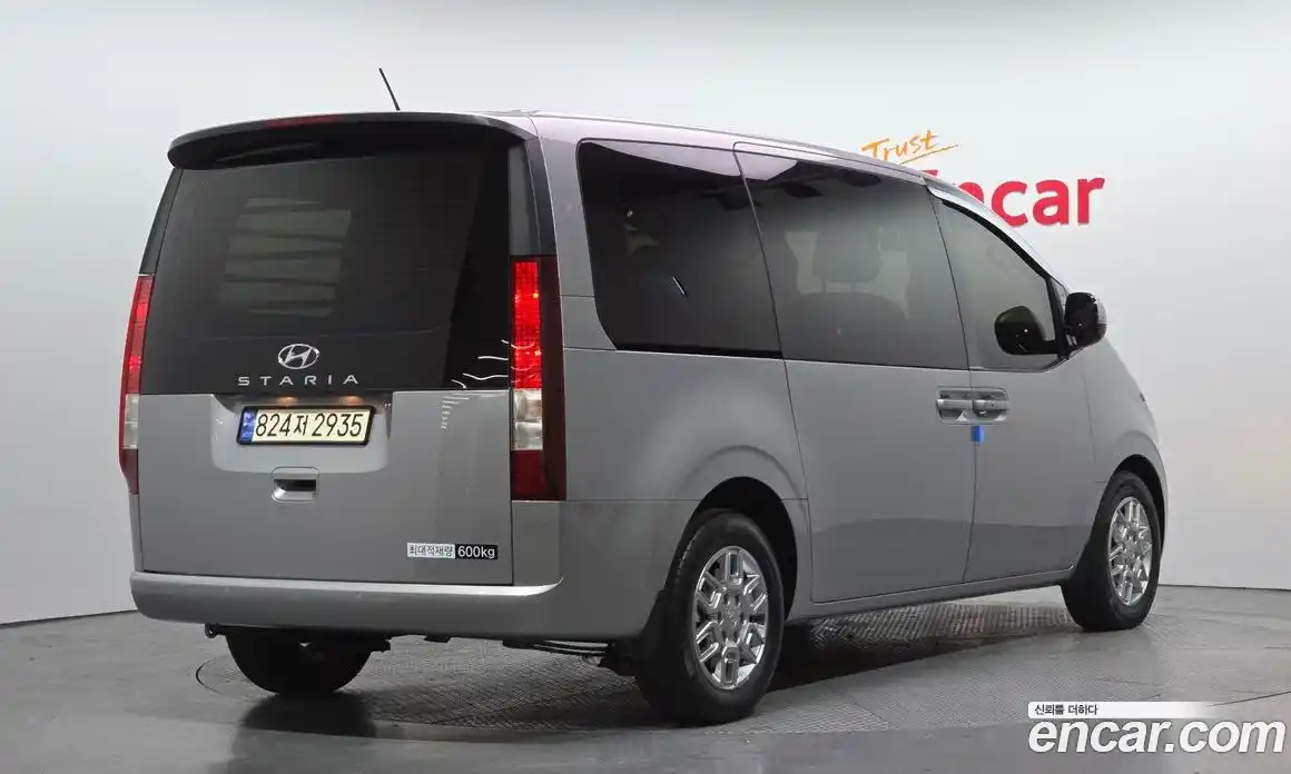 Hyundai Staria 2024 2.2 гидро в Москве № 1288396, фото 2