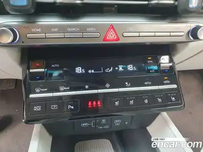 Hyundai Grandeur 2023 2.5 Автомат в Москве № 1288606, миниатюра 7