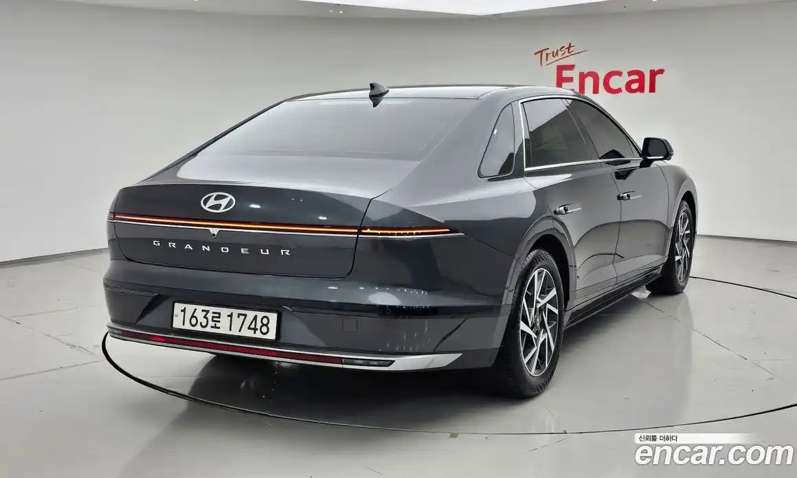 Hyundai Grandeur 2023 2.5 Автомат в Москве № 1288631, фото 2