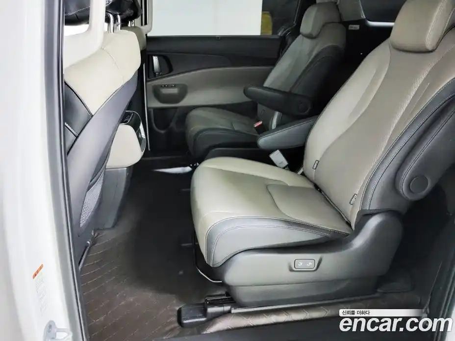 Kia Canival 2024 2.2 Автомат в Москве № 1289041, фото 13