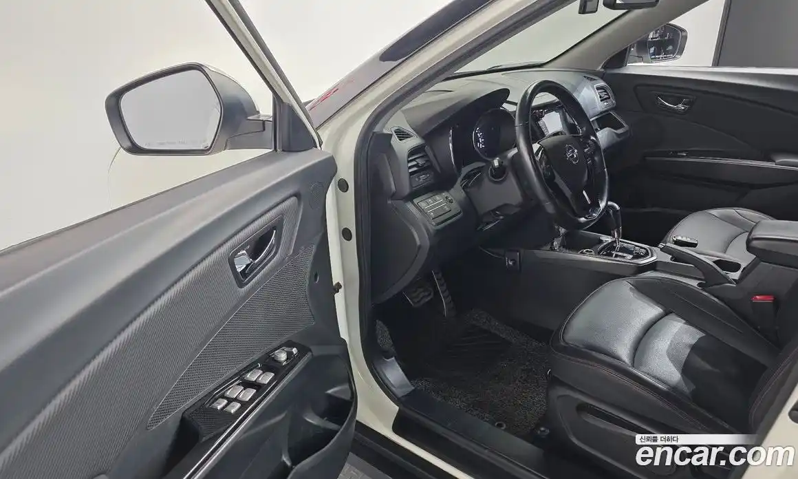 SsangYong TIBOLI 2016 1.6 Автомат в Москве № 1289615, фото 11