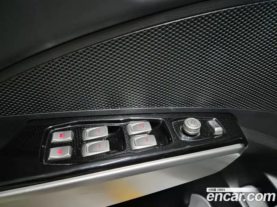 SsangYong TIBOLI 2015 1.6 Автомат в Москве № 1289815, фото 12