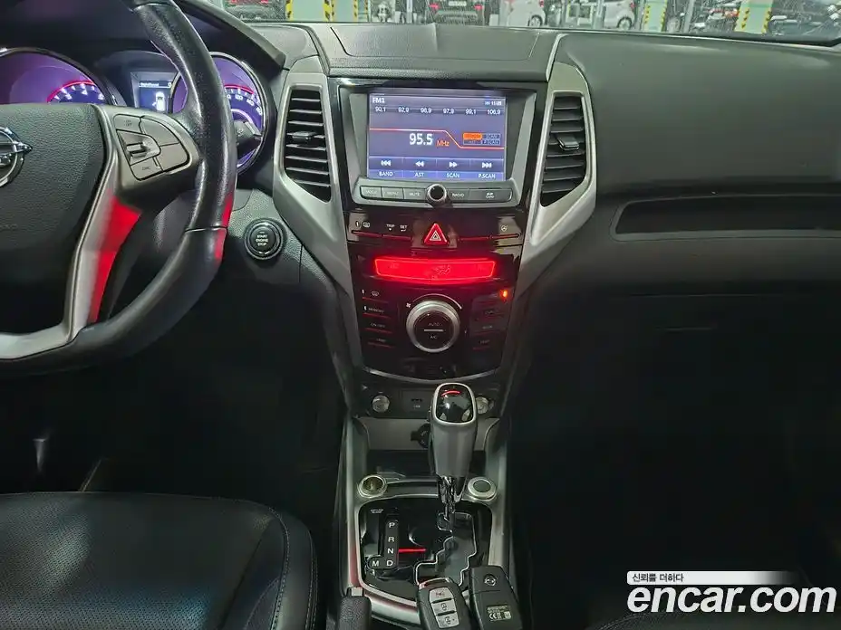 SsangYong TIBOLI 2015 1.6 Автомат в Москве № 1289815, фото 17