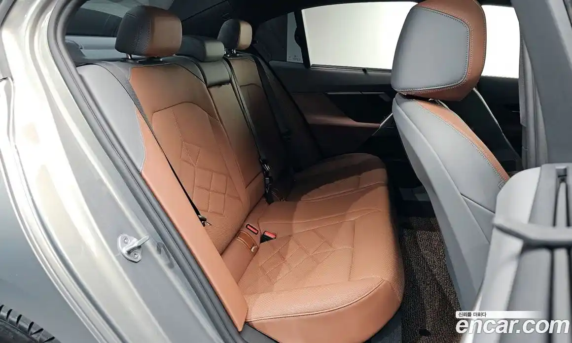 BMW 5-Series 2025 2.0 Автомат в Москве № 1292163, фото 12