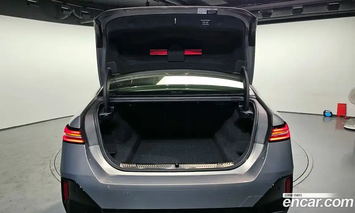 BMW 5-Series 2025 2.0 Автомат в Москве № 1292163, фото 20