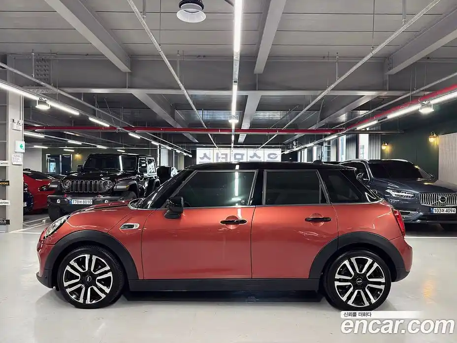 Mini Cooper 2020 1.5 гидро в Москве № 1293289, фото 4