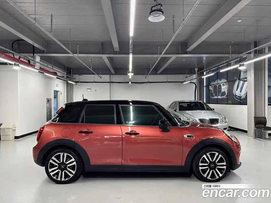 Mini Cooper 2020 1.5 гидро в Москве № 1293289, фото 5