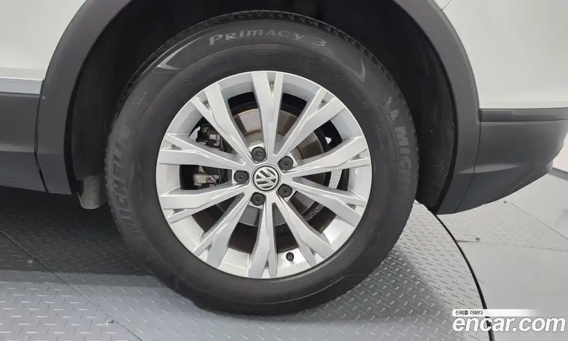 Volkswagen Tiguan 2018 2.0 гидро в Москве № 1293874, фото 5