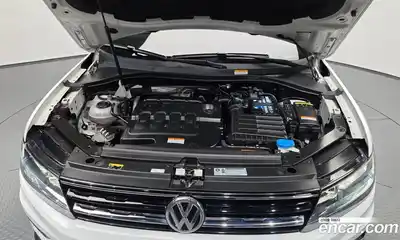 Volkswagen Tiguan 2018 2.0 гидро в Москве № 1293874, миниатюра 6