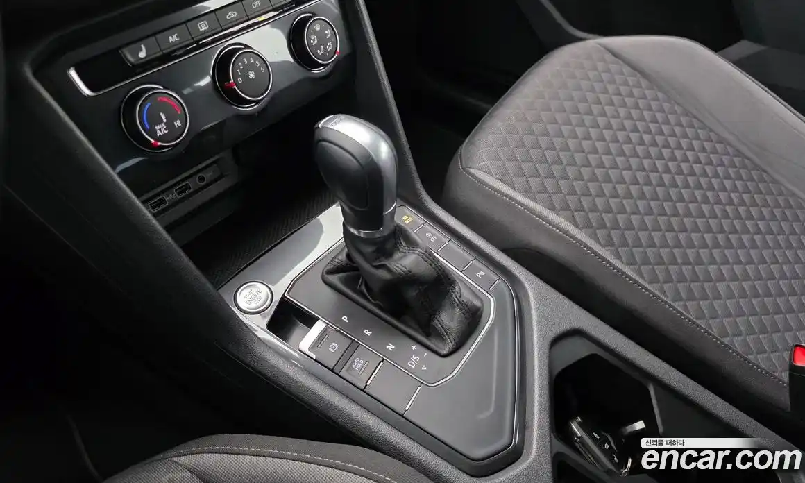 Volkswagen Tiguan 2018 2.0 гидро в Москве № 1293874, фото 9