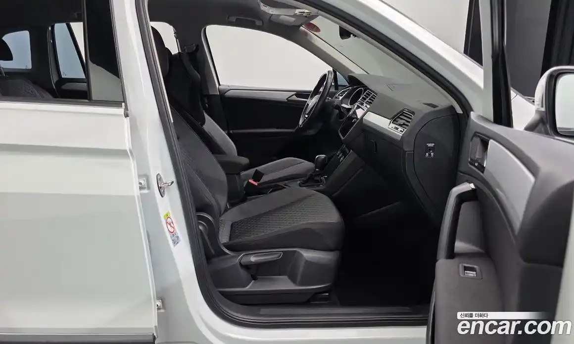 Volkswagen Tiguan 2018 2.0 гидро в Москве № 1293874, фото 10
